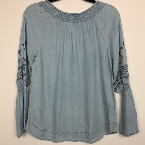 Cupcakes & Cashmere Kendi Chambray Top - Picture 4 of 5
